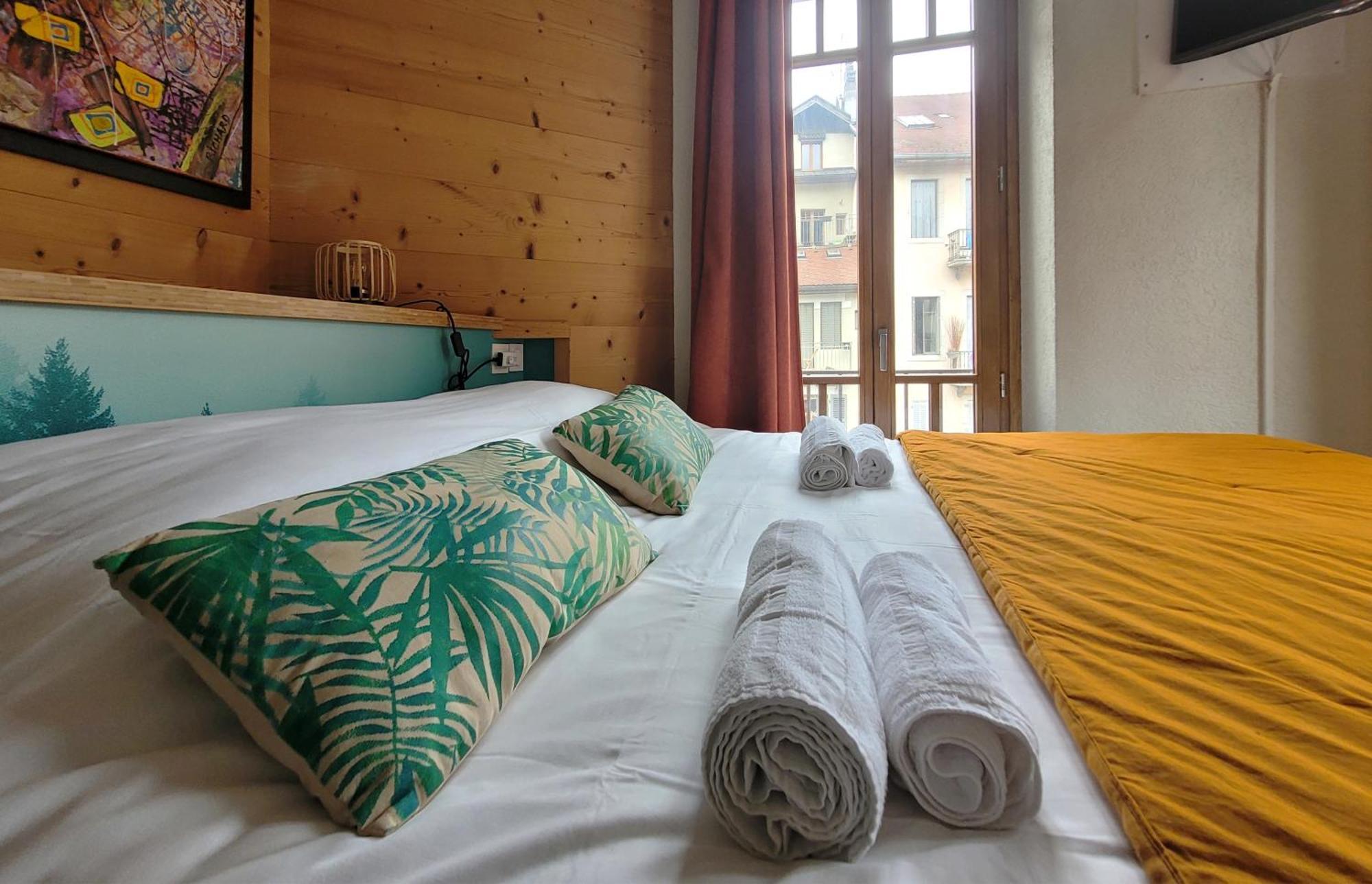 L'Isle - Lofts & Lakes Certified 5-Stars Annecy Bagian luar foto